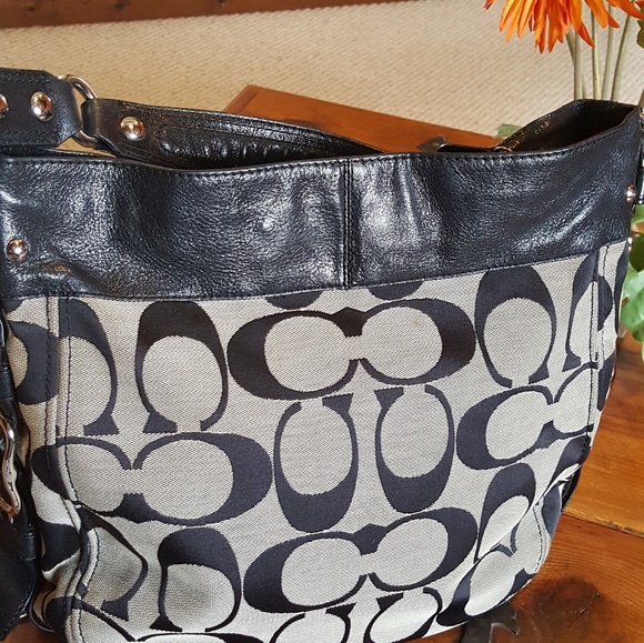 Handbag - Picture 8 of 8